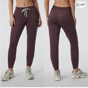 Vuori Women's Drawstring Jogger Pants - maroon